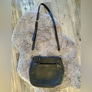 Marc Jacobs Maverick Leather Crossbody Handbag Purse Black Gold Hardware